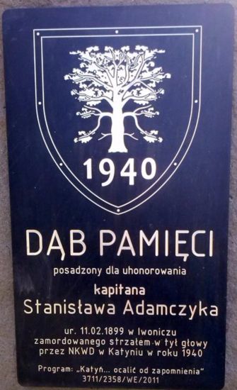 Tabliczka Dębu Pamięci Stanisława Adamczyka