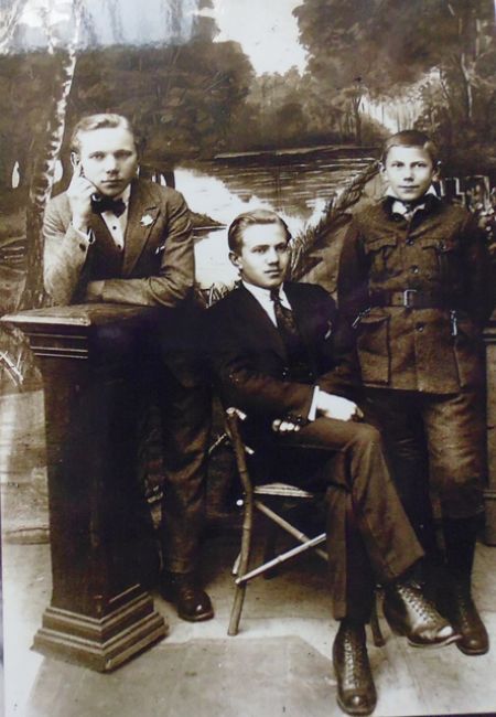 Stanisław Anglik z braćmi 1923