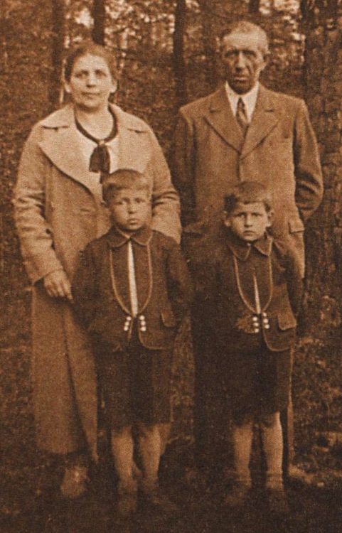 Franciszka, Franciszek Biskup z synami.