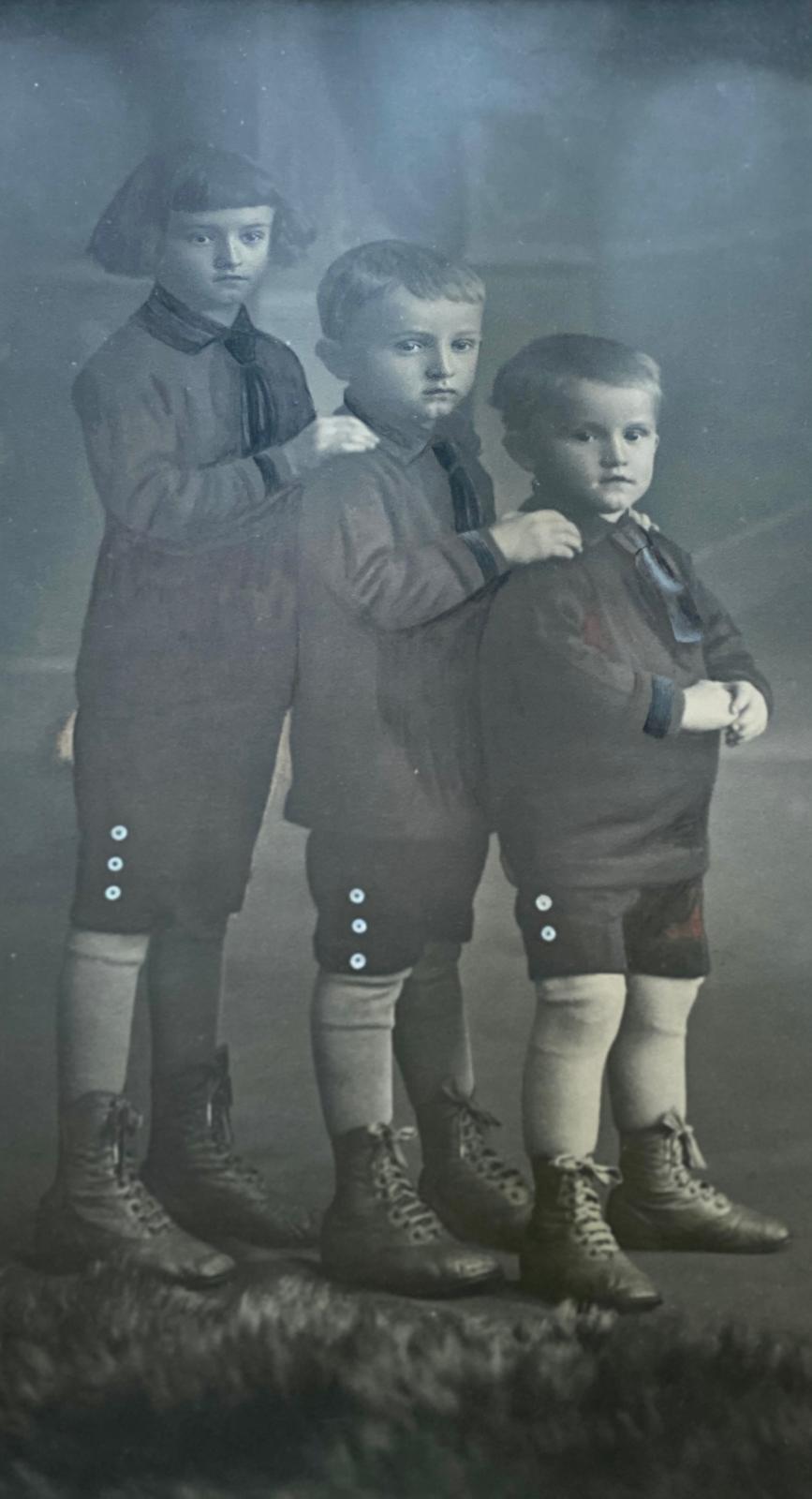 Trzech braci Bogajewskich: Zdzisław, Zenon i Tadeusz.