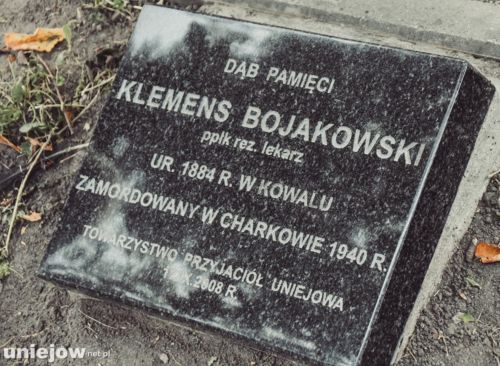 Tablica pamięci Klemensa Bojanowskiego w Uniejowie.