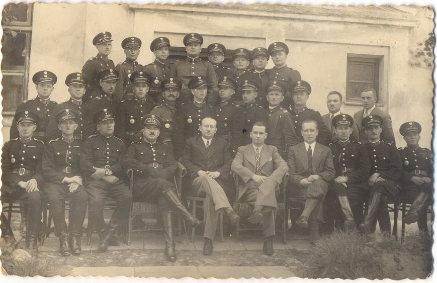 Przedwojenni ciechanowscy policjanci. 
