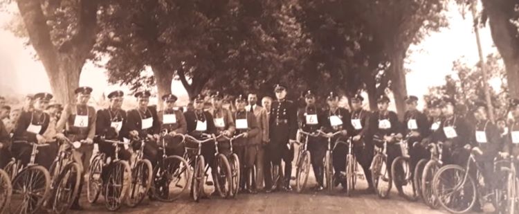 Zawody sportowe w Normalnej Szkole Fachowej dla Szeregowych Policji Państwowej 
w Mostach Wielkich (1935) 