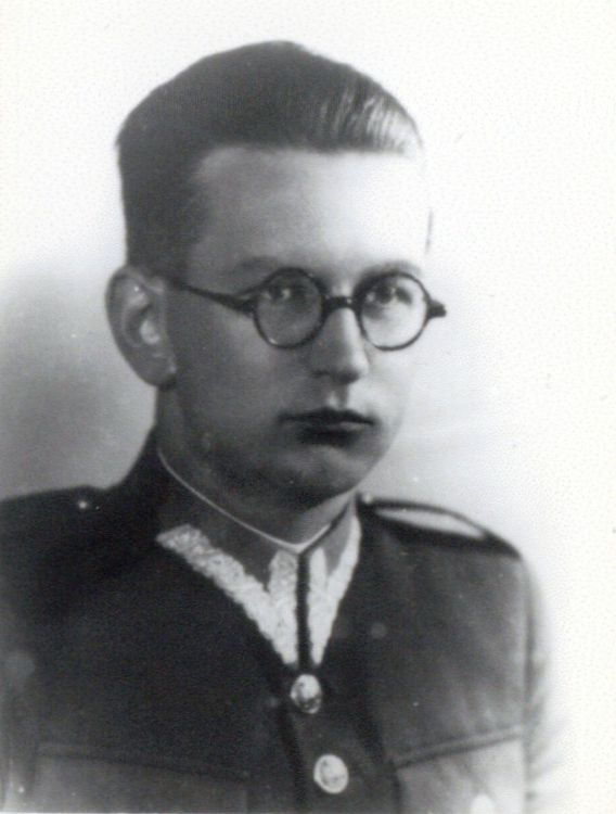 Fotografia Adama Całki w mundurze