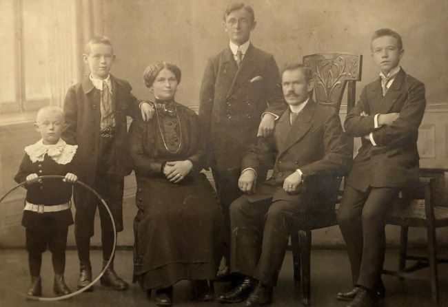 Bronisław Ciosański z rodziną 1914