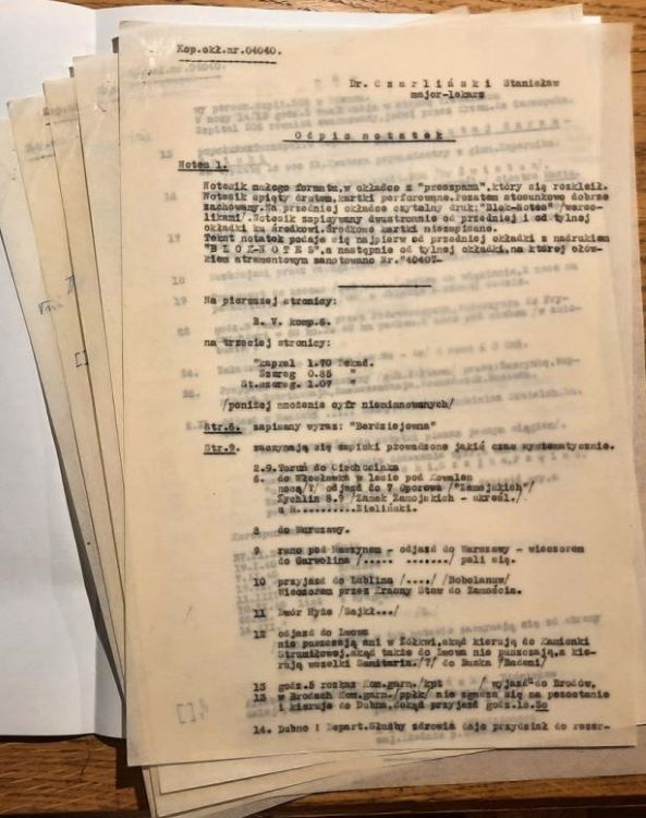 Oryginalny, sporządzony w 1943 roku maszynopis odpisu notatnik&oacute;w Stanisława Czarlińskiego.