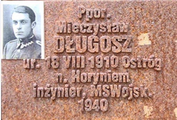 Tabliczka podporucznika Mieczysława Długosza na cmentarzu w Katyniu.