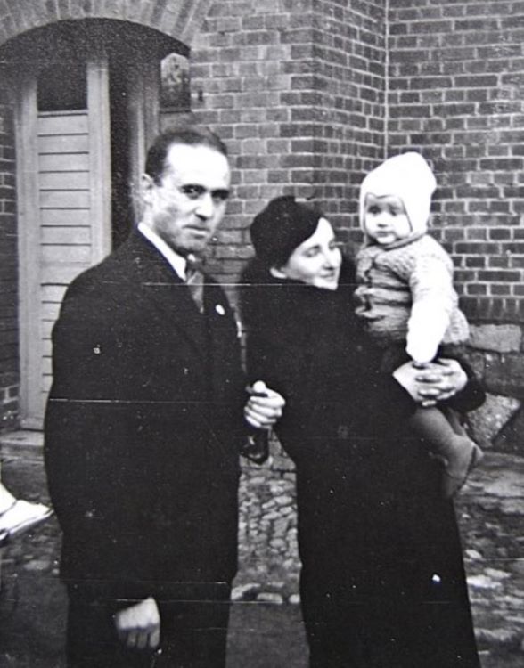 Stanisław Dorczyk z żoną Zofią i synem Kazimierzem