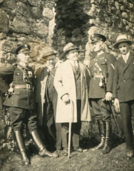 Tomasz Draniczarek w mundurze funkcjonariusza PP.