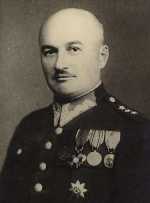 Jan Fikus w mundurze