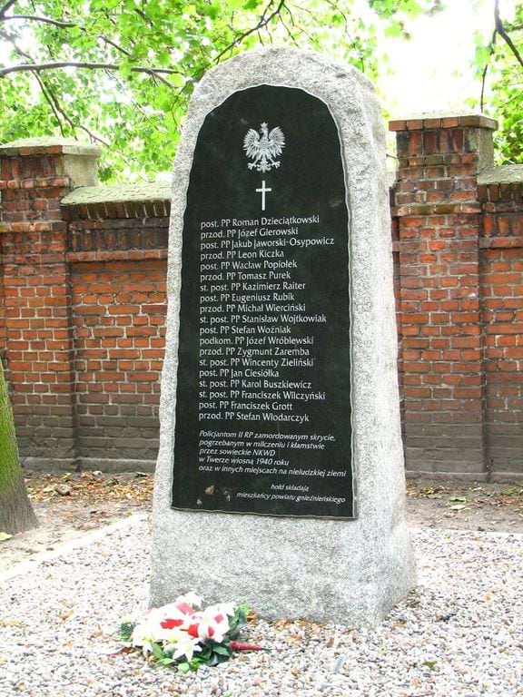 Pomnik w Parku Miejskim w Gnieźnie.