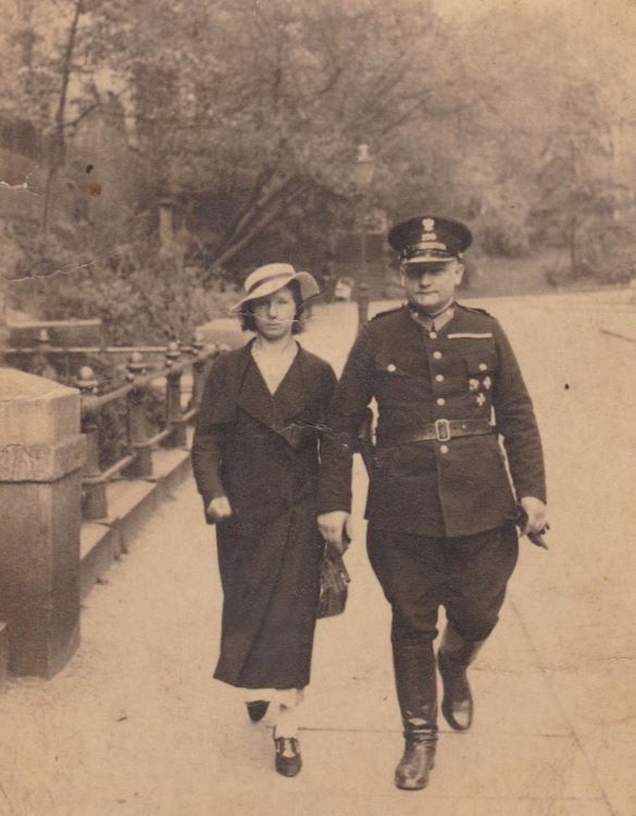 Franciszek Galemba z żoną Marianną 
na spacerze w Poznaniu. 