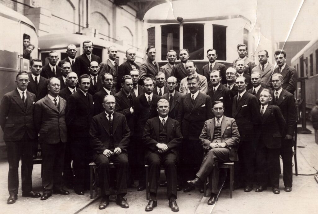 Edmund Gauss we własnej Fabryce Wyrob&oacute;w Metalowych. Poznań.