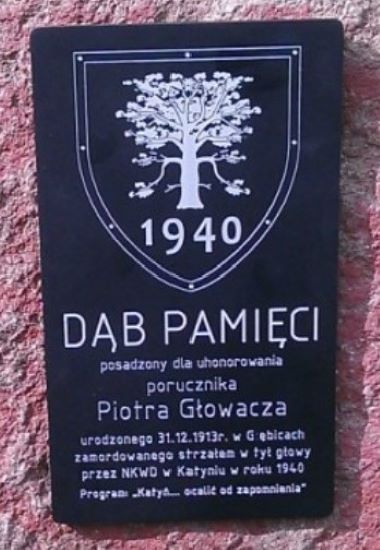 Glowacz_Piotr-DabPamieci2 Tabliczka dębu pamięci Piotra Głowacza.