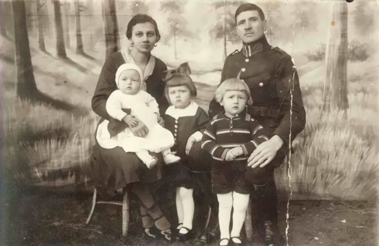 Walenty Grochowski - portret z rodziną.