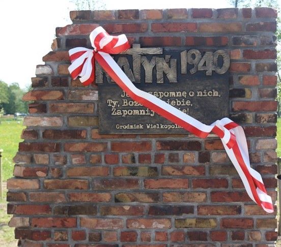 Pomnik katyński w Grodzisku Wielkopolskim