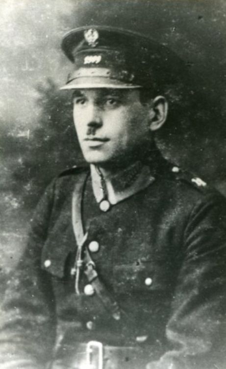 Ignacy Gruchalski w mundurze posterunkowego Policji Państwowej.