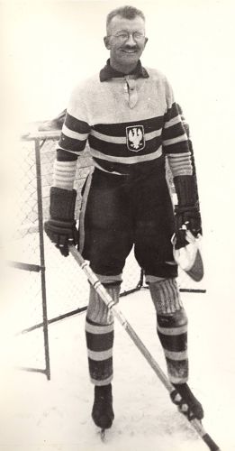 Julian Gruner - zawodnik hokeja na lodzie.