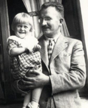 Julian Gruner z c&oacute;reczką Ewą. 