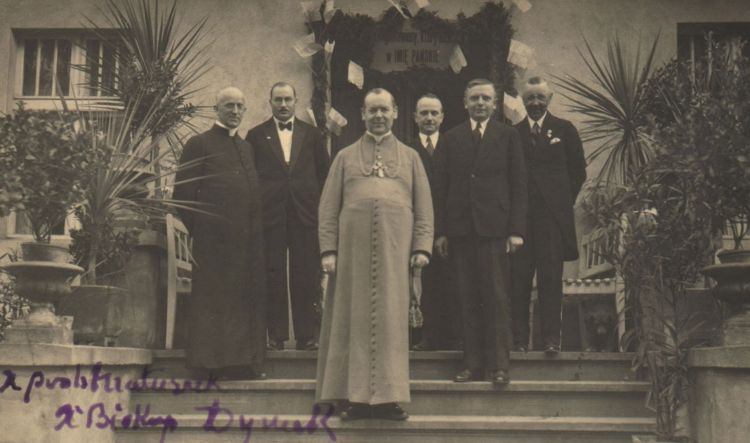 Wizytacja parafii w Kórniku przez biskupa Walentego Dymka w dniach 5–6 maja 1934 roku.