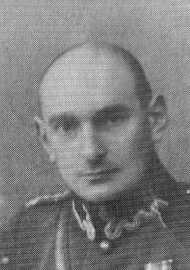 Kapitan Marian Hoffman w mundurze