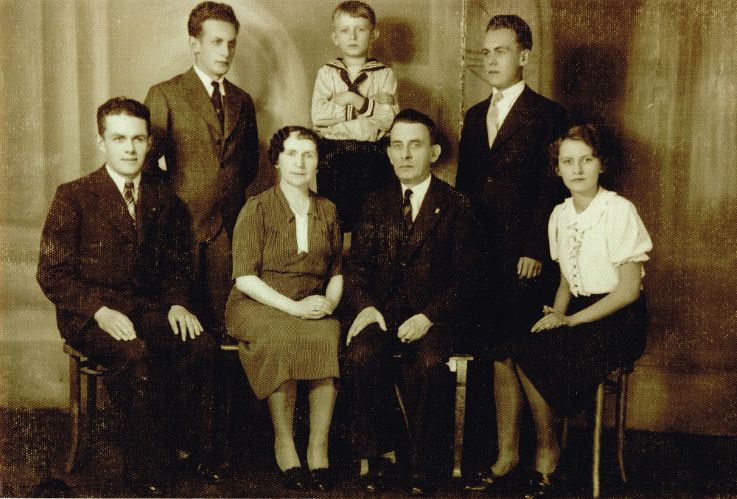 Ostatnie wsp&oacute;lne zdjęcie rodziny Hoffmann&oacute;w 1938 rok