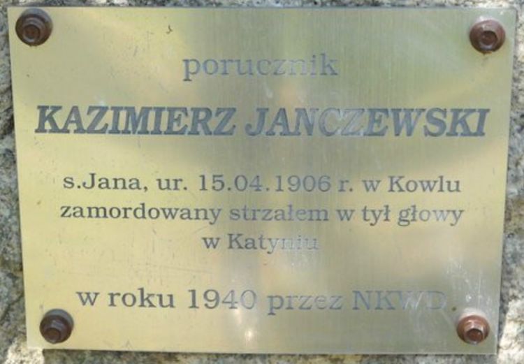 Tablica poświęcona podporucznikowi Kazimierzowi Janczewskiego.