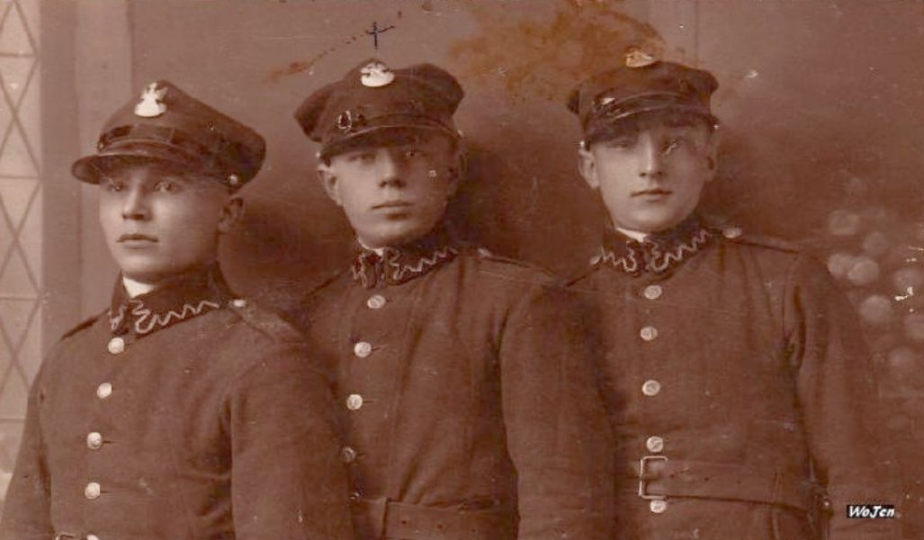 J&oacute;zef Jeneralczyk kolegami z wojska.