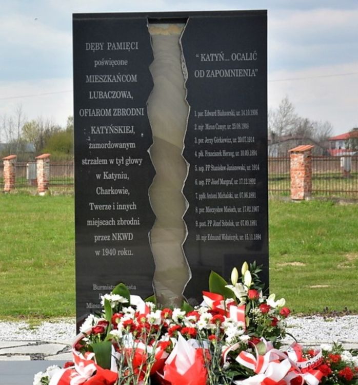 Pomnik Katyń... ocalić od zapomnienia w Lubaczowie