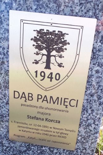 Tablica upamiętniająca majora Stefana Korcza na poznańskiej Ławicy.