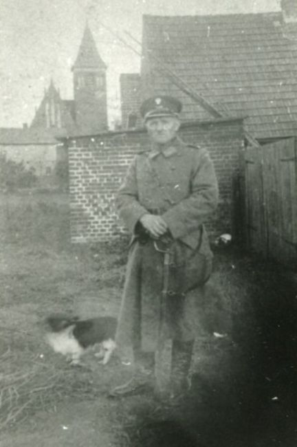 Przodownik PP J&oacute;zef Krzyżaniak w mundurze. 