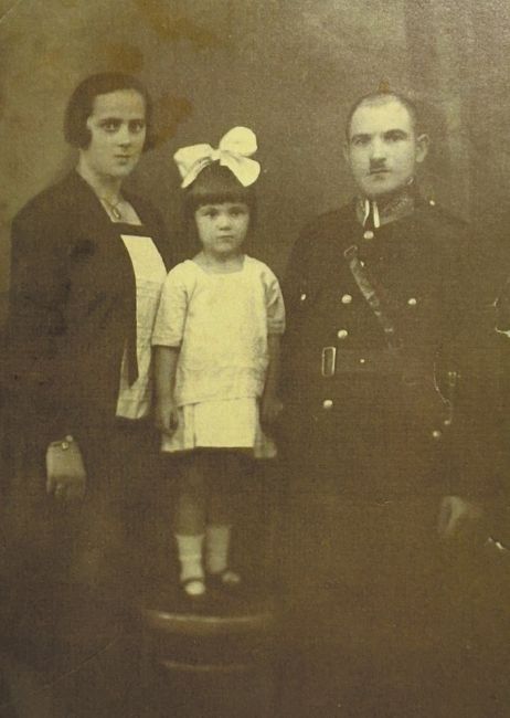 Wiktor Krzyżostaniak z żoną i c&oacute;rką, 1928 rok