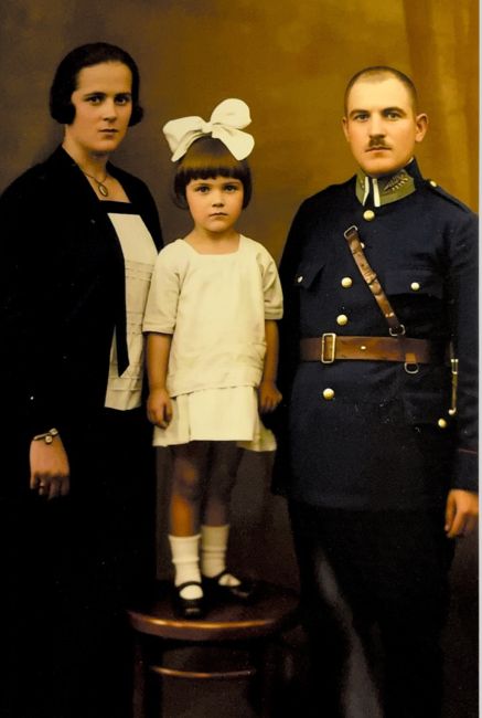 Rodzina Wiktora Krzyżostaniak, zdjęcie wsp&oacute;łcześnie pokolorowane