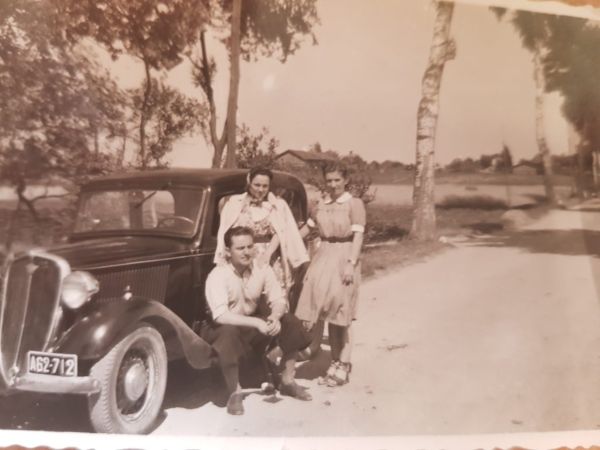 Janusz Kubicki z żoną Ireną i siostrą Henryką (Grudziądz 1939). 