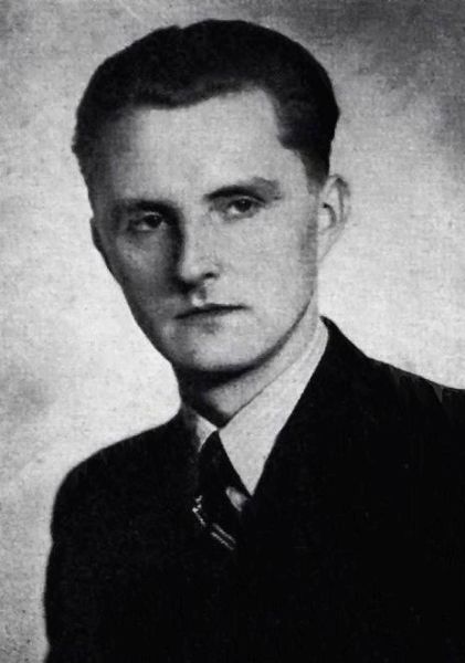 Zygmunt Kurnatowski-Mielżyński w ubraniu cywilnym.