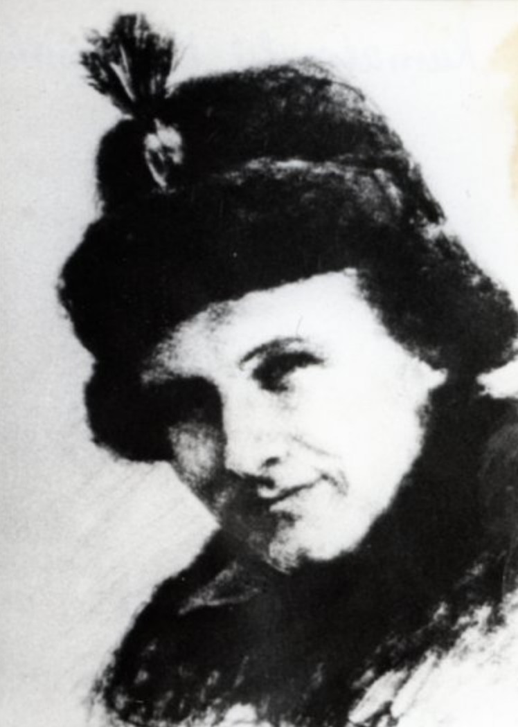 Zygmunt Kurnatowski-Mielżyński w ubraniu cywilnym w nakryciu głowy.