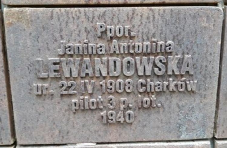 Janina Lewandowska - tabliczka cmentarna z cmentarza w Katyniu.