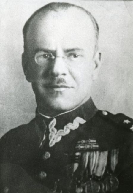 Major Czesław Lewiński w mundurze. 