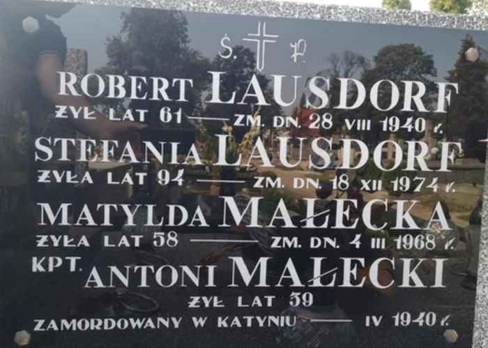 Grobowiec rodzinny Lausdorf&oacute;w i Małeckich na cmentarzu w Płońsku.