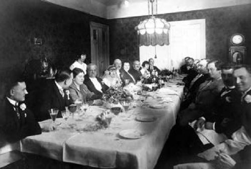 Ślub Antoniego Marcinkowskiego z Zofią Mikołajewską - 20.02.1928 rok. Przyjęcie weselne.