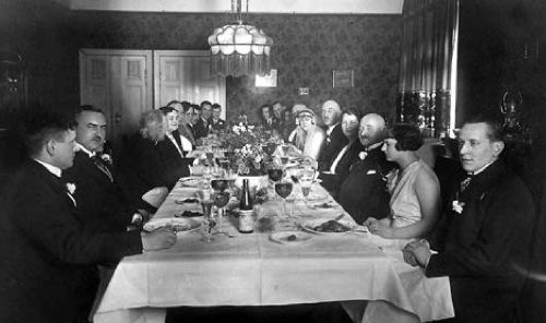 Ślub Antoniego Marcinkowskiego z Zofią Mikołajewską - 20.02.1928 rok. Przyjęcie weselne.