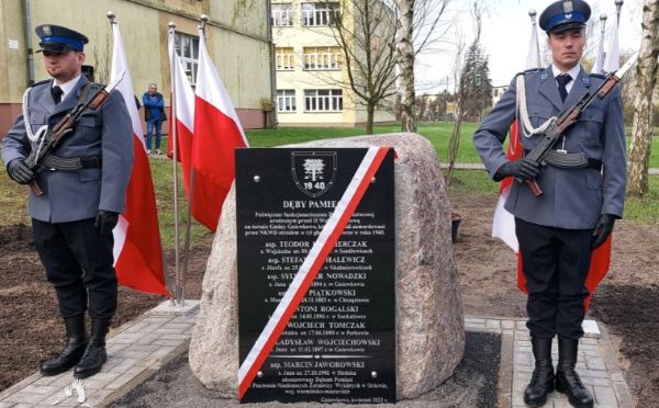 Gniewkowo - tablica katyńska, odsłonięcie.