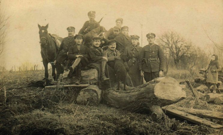 Michała Łuczak (pierwszy z prawej) z okresu służby na wschodzie 1925-1930.