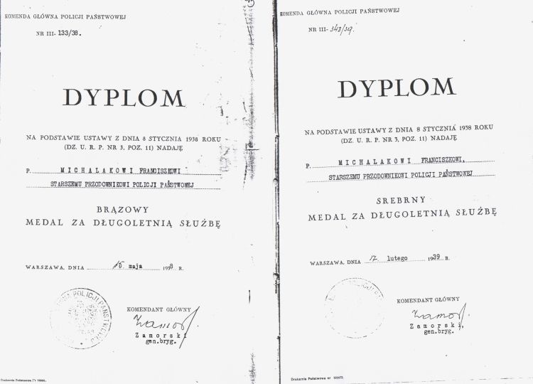 Dyplomy Franciszka Michalaka, starszego przodownika Policji Państwowej. Brązowy i srebrny medal za długoletnią służbę - materiały udostępnione przez Muzeum Armii Poznań.