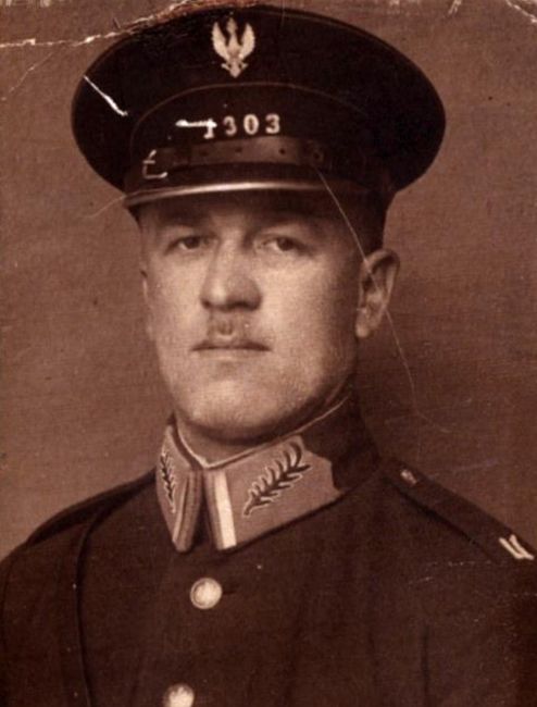 Ignacy Michalczyk w mundurze policjanta.