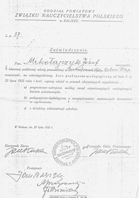 Zaświadczenie ukończenia kursu praktyczno-pedagogicznego w 1933 roku - materiał udostępniony przez Muzeum Armii Poznań.