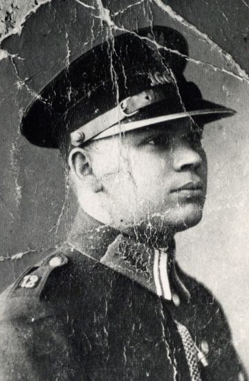 Florian Nowicki w mundurze Policji Państwowej