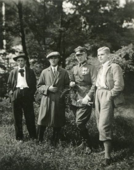 Władysław Okrzeja z kolegami