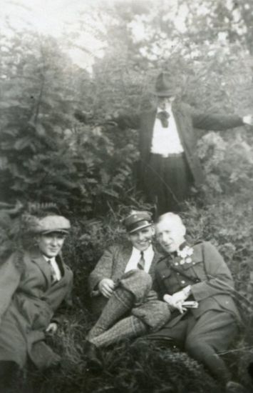 Władysław Okrzeja z kolegami