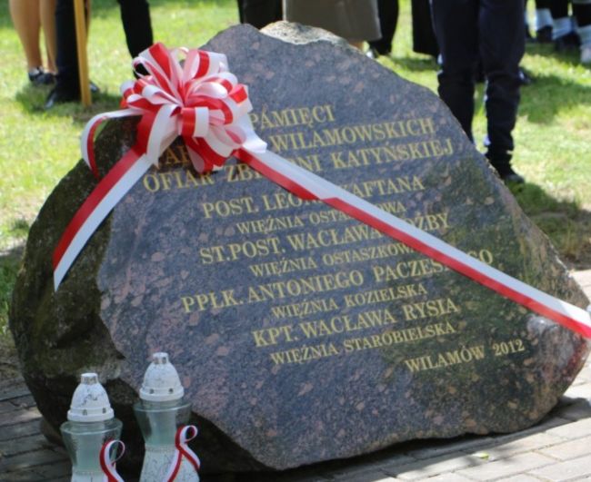 Głaz katyński pamięci w Uniejowie